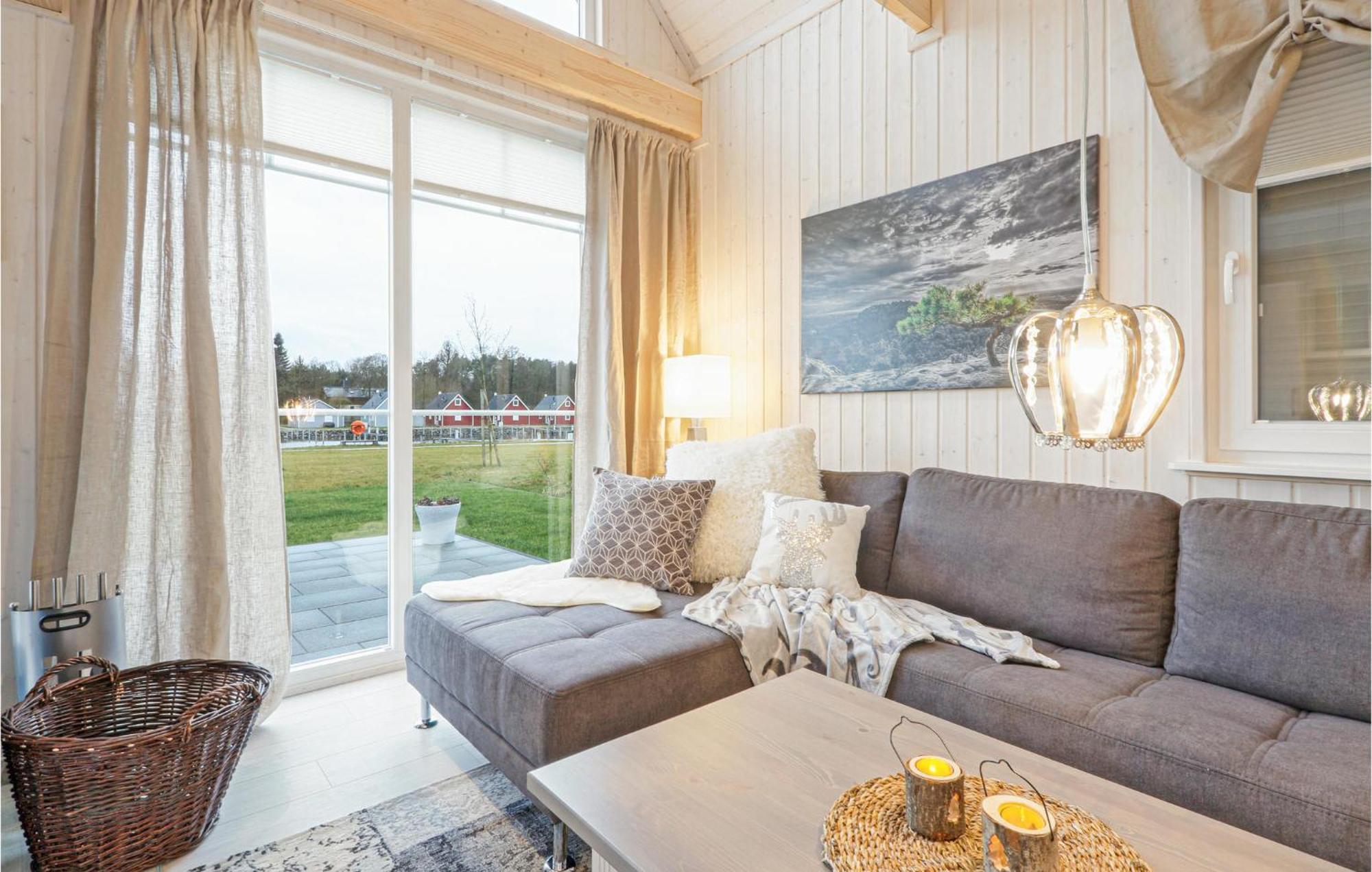 2 Bedroom Stunning Home In Zerpenschleuse Esterno foto