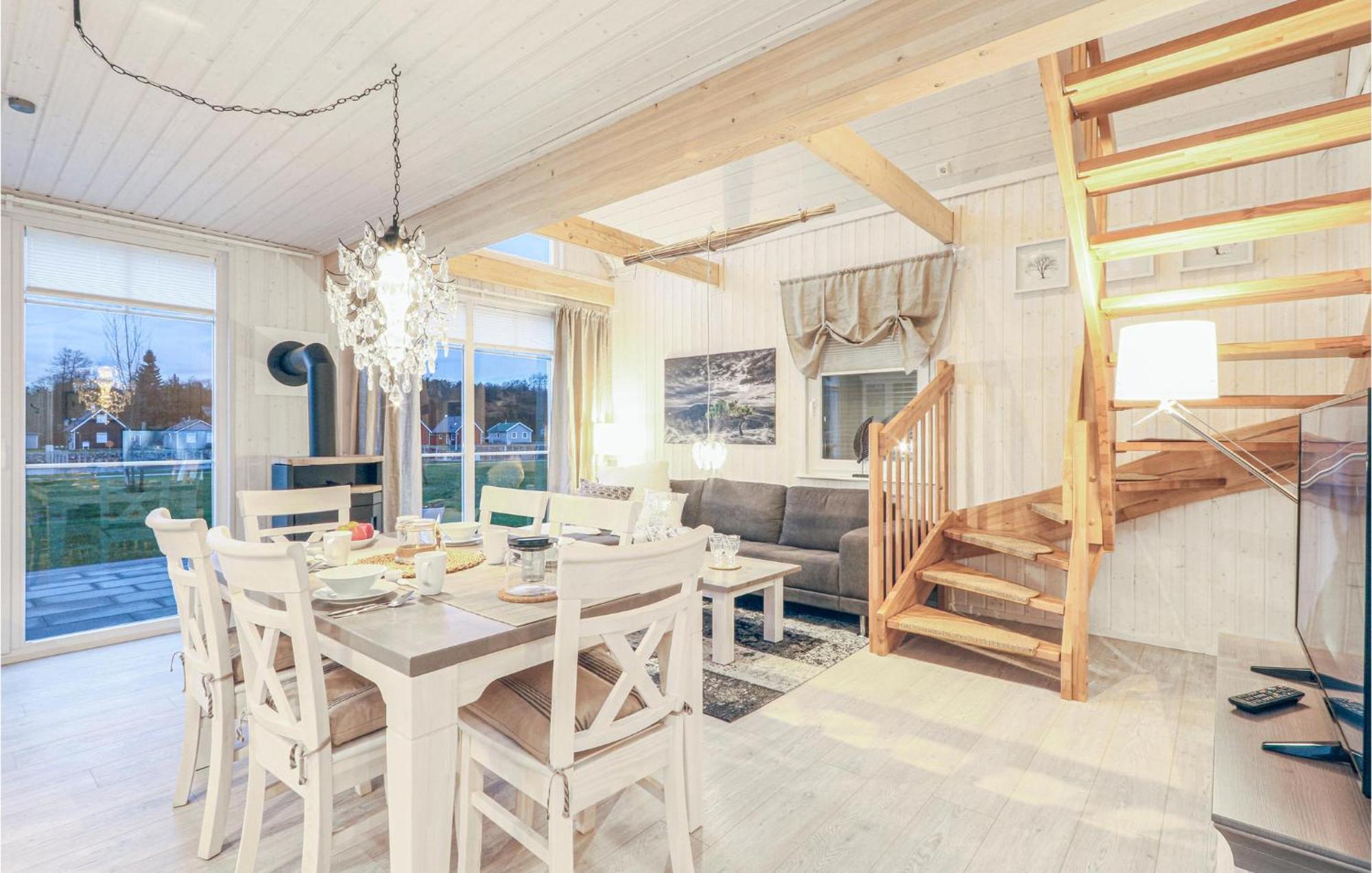 2 Bedroom Stunning Home In Zerpenschleuse Esterno foto